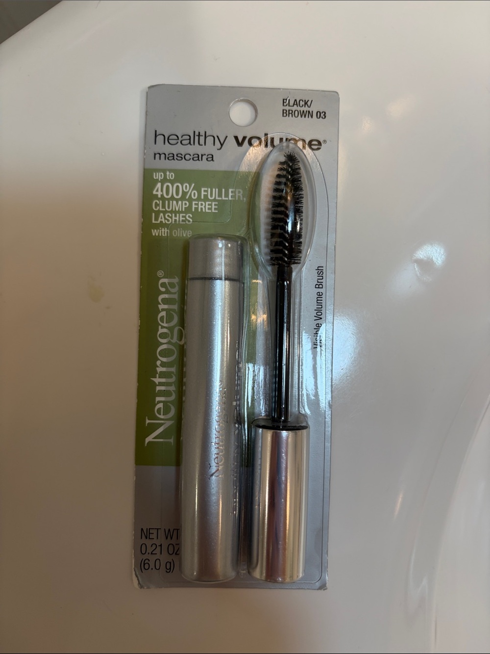 Neutrogena Healthy Volume Mascara - Black/Brown with Silver Tube